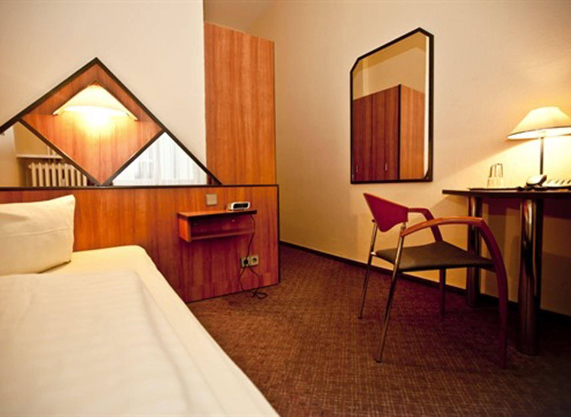 Rewari Hotel Berlín Exterior foto